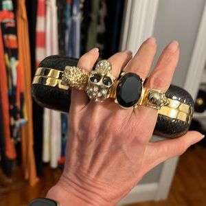 Black/gold ring clutch